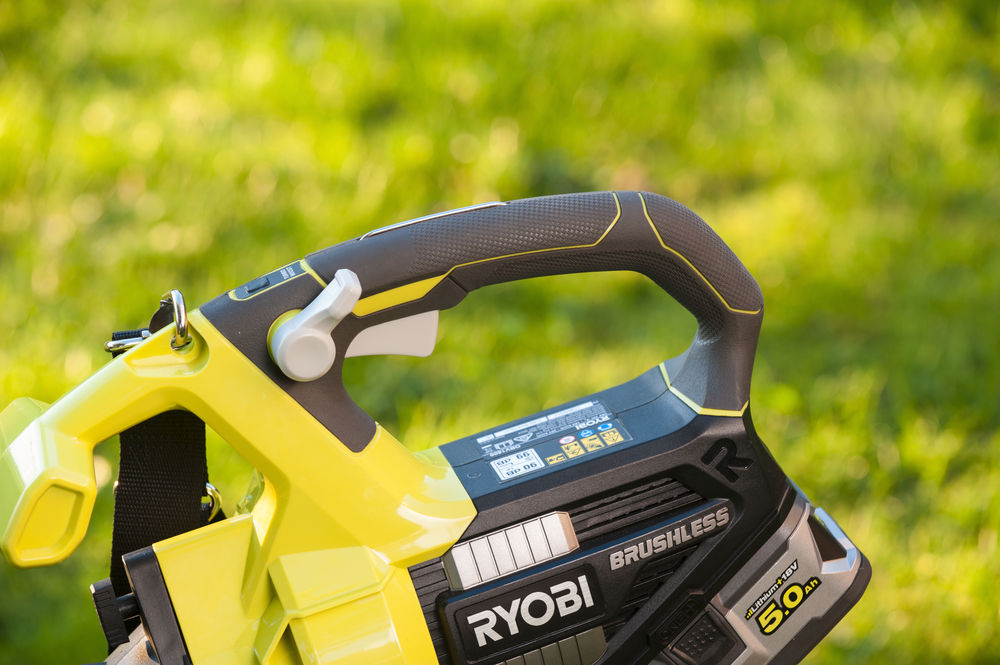 Воздуходувка-пылесос садовая бесщеточная RYOBI OBV18 (без батареи) система ONE +