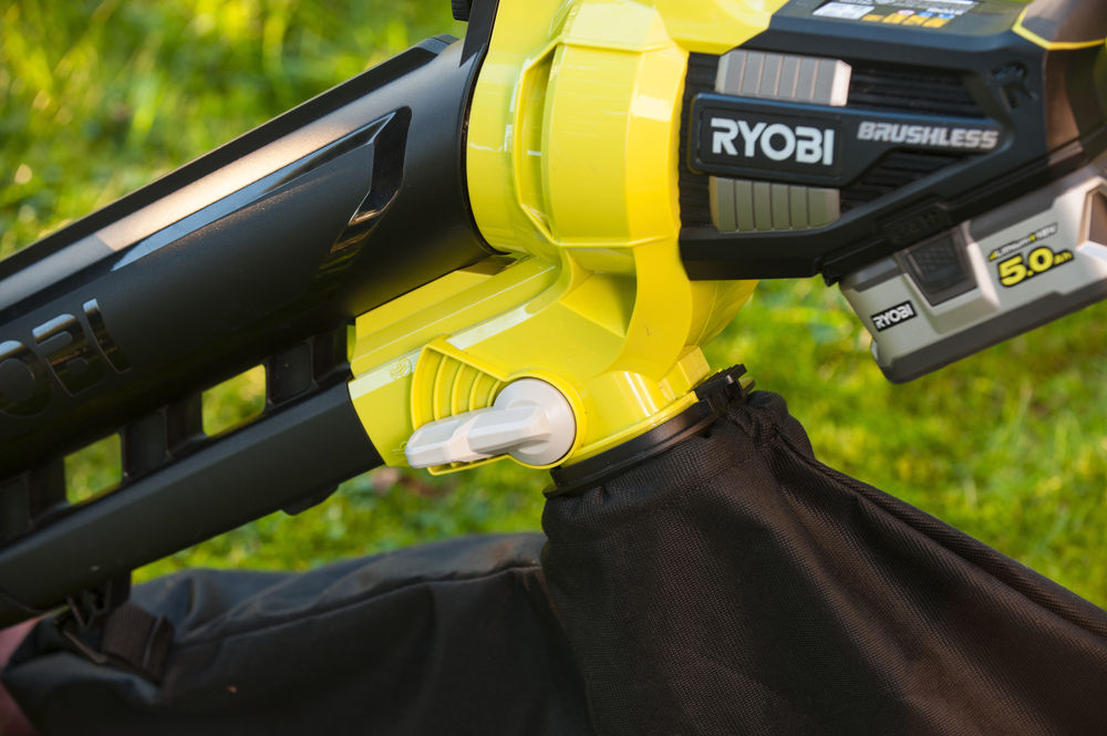Воздуходувка-пылесос садовая бесщеточная RYOBI OBV18 (без батареи) система ONE +
