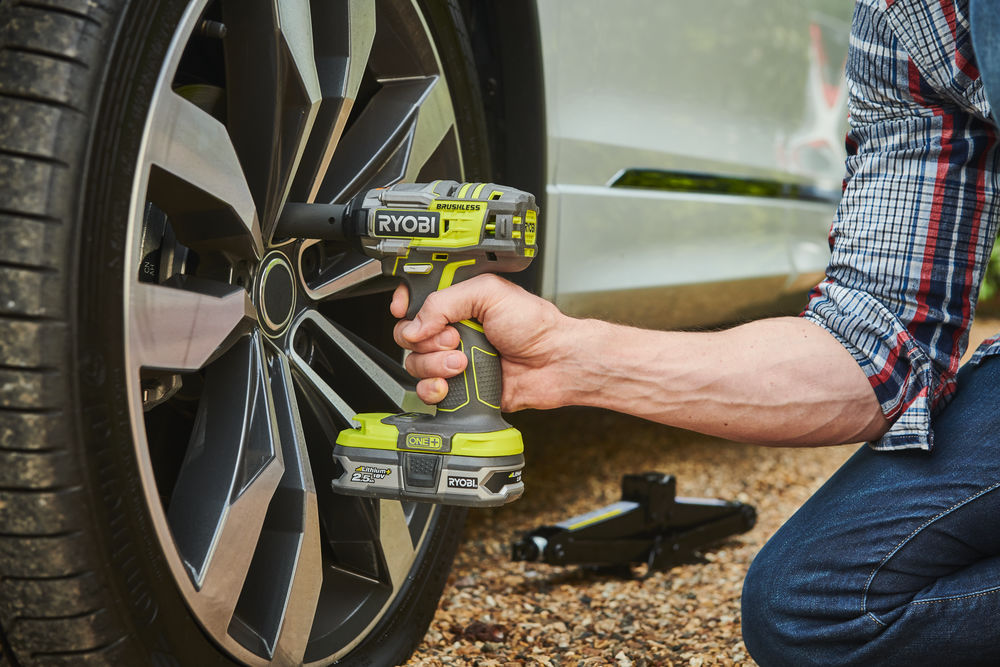 Гайковерт RYOBI R18IW7-0 (без батареи) система ONE +