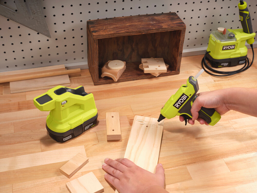 Термоклеевой пистолет RYOBI RGLM18-0 (без батареи) система ONE +