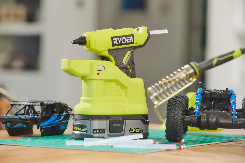 Термоклеевой пистолет RYOBI RGLM18-0 (без батареи) система ONE +