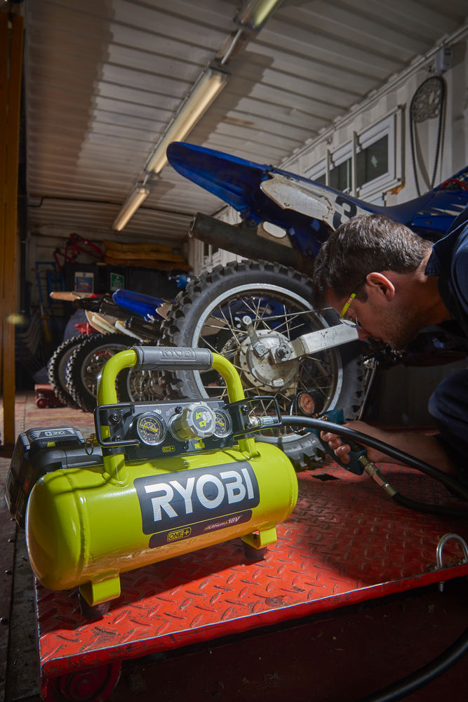 Компрессор безмасляный коаксиальный аккумуляторный RYOBI R18AC-0 (без батареи) система ONE +