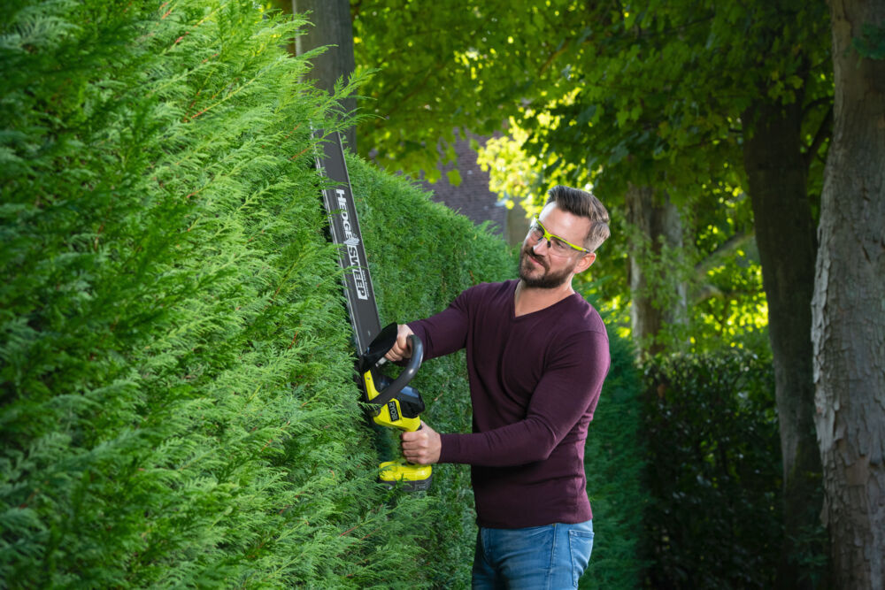 Кусторез RYOBI RY18HT55A-140 система ONE +