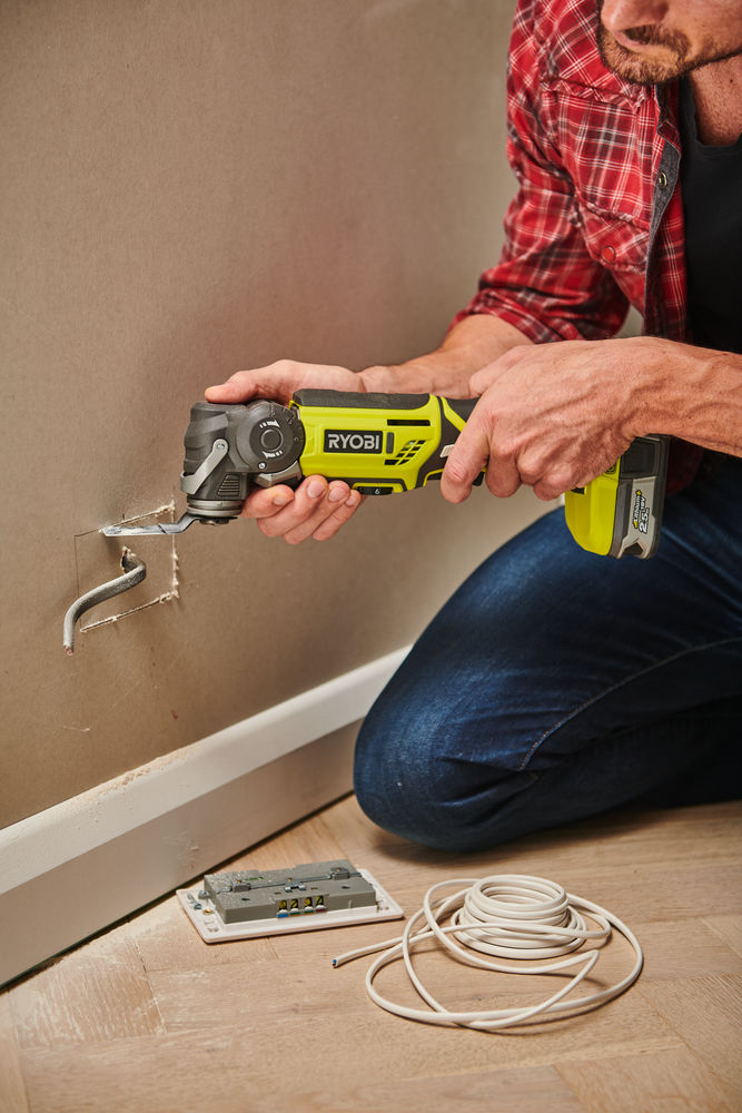 Многофункциональный инструмент RYOBI R18MT-0 (без батареи) система ONE +