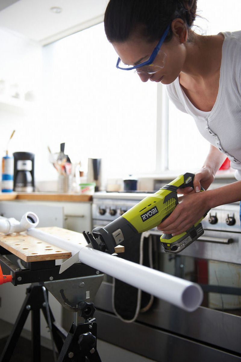 Пила сабельная RYOBI RRS1801M (без батареи) система ONE +