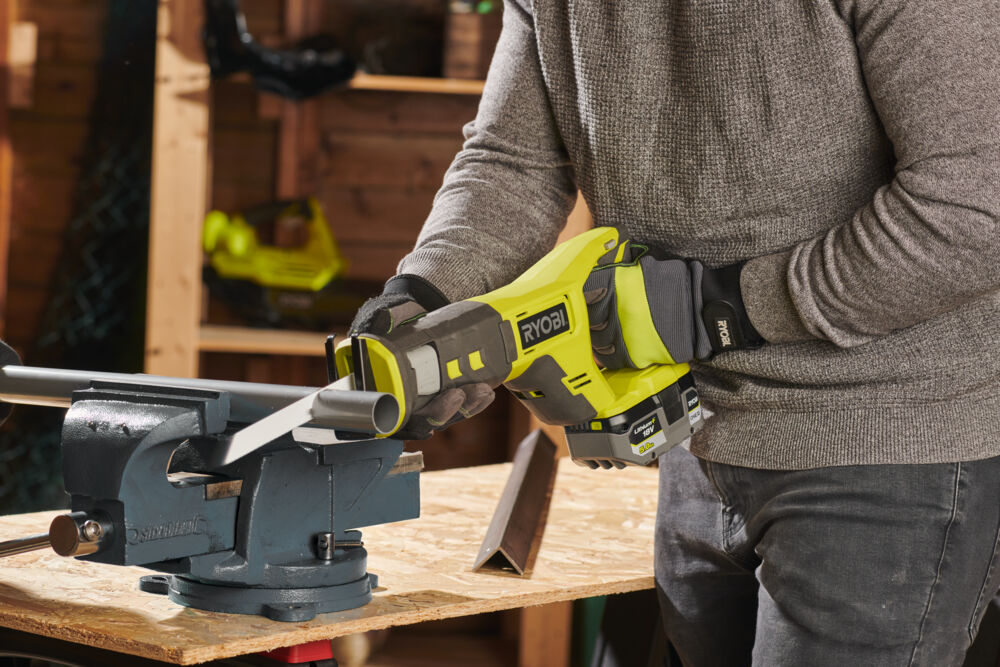 Пила сабельная RYOBI RRS18-0 (без батареи) система ONE +