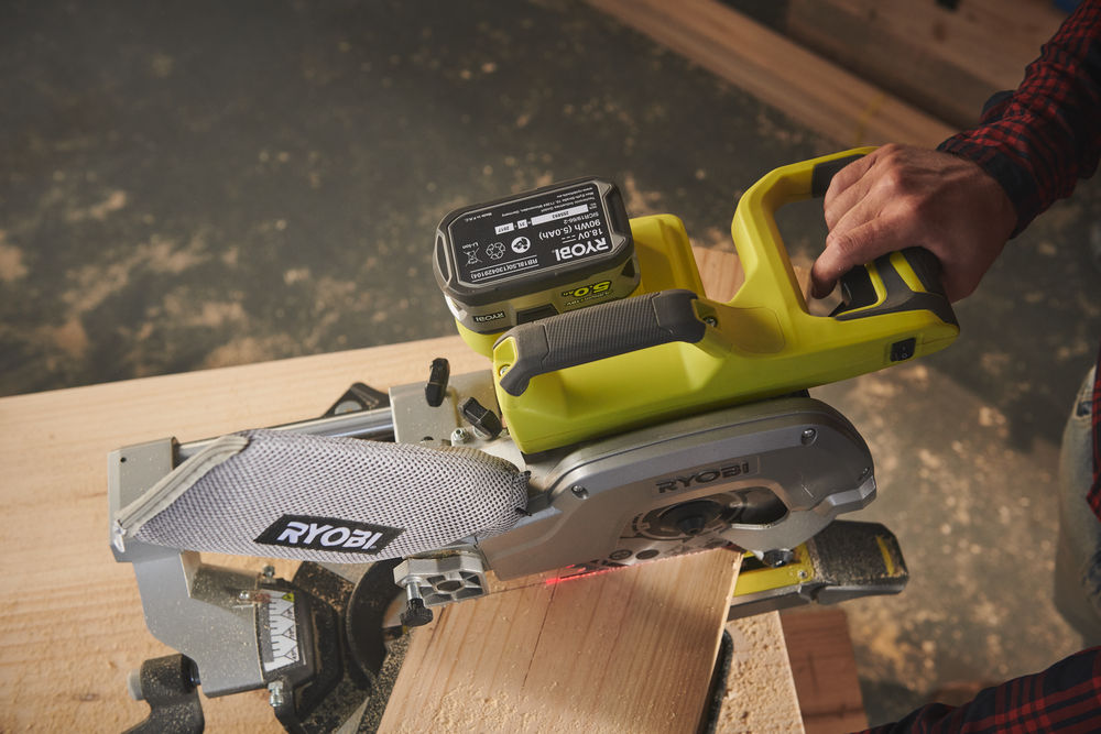Торцовочная пила RYOBI R18MS216-0 (без батареи) система ONE +