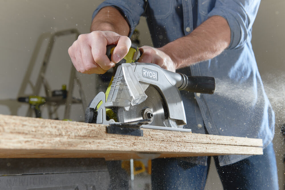 Пила циркулярная RYOBI R18CS-0 (без батареи) система ONE +
