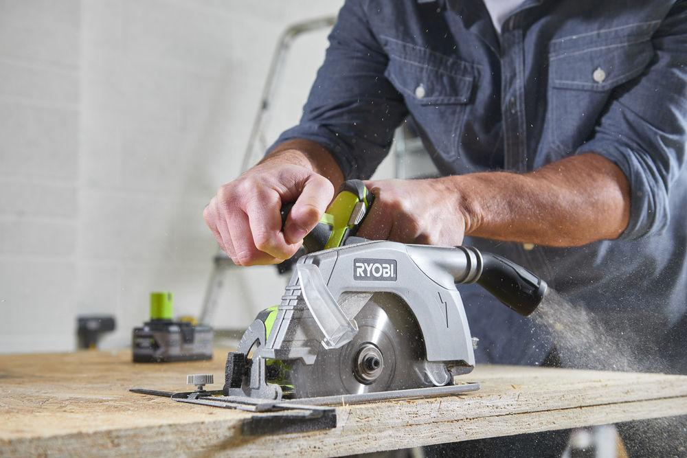 Пила циркулярная RYOBI R18CS-0 (без батареи) система ONE +