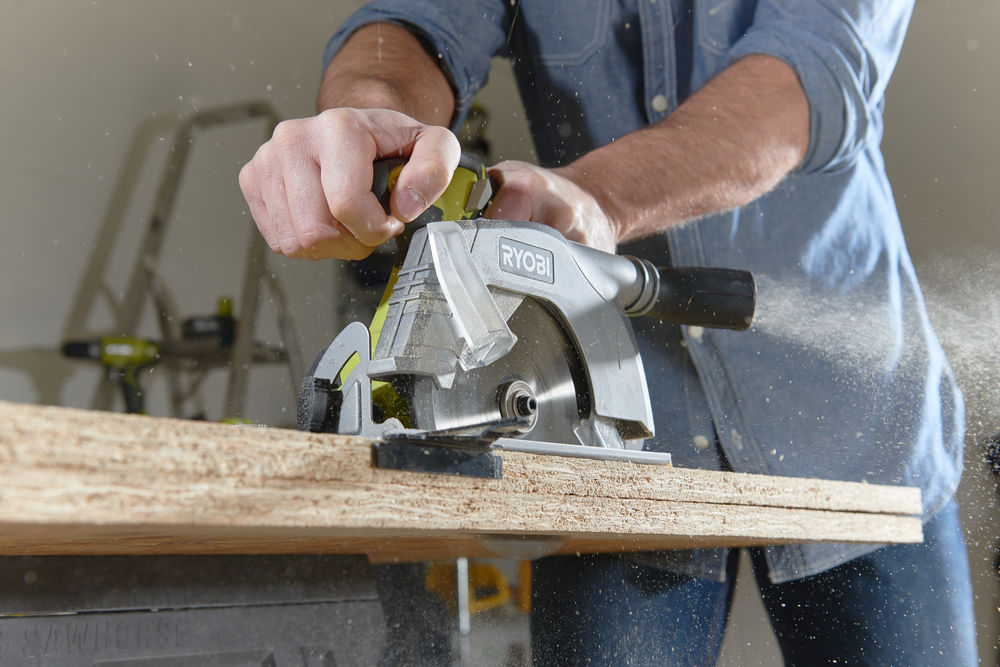 Пила циркулярная RYOBI R18CS-0 (без батареи) система ONE +