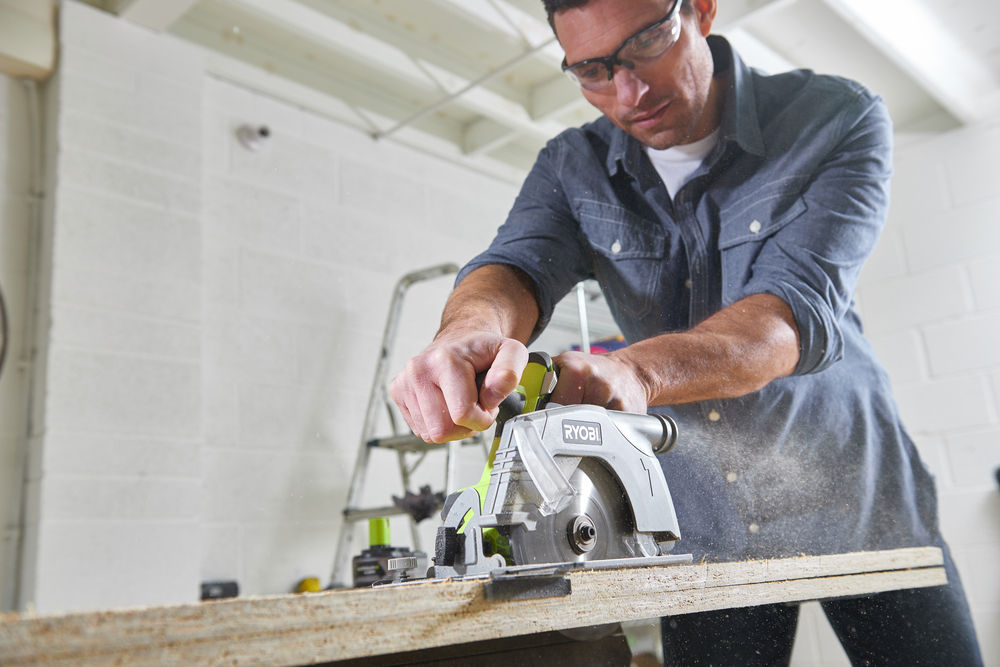 Пила циркулярная RYOBI R18CS-0 (без батареи) система ONE +