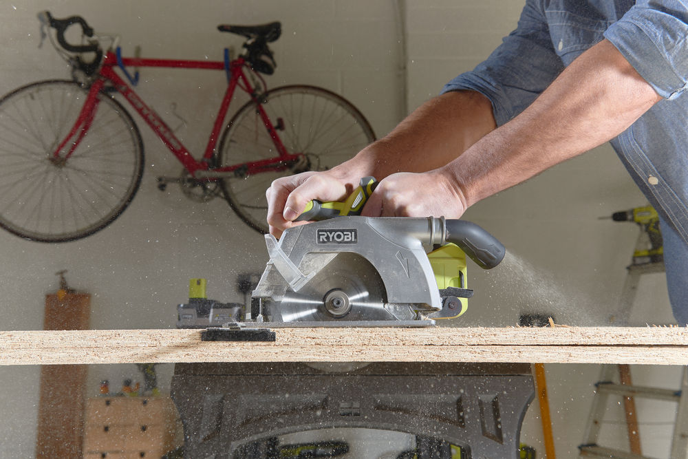 Пила циркулярная RYOBI R18CS-0 (без батареи) система ONE +