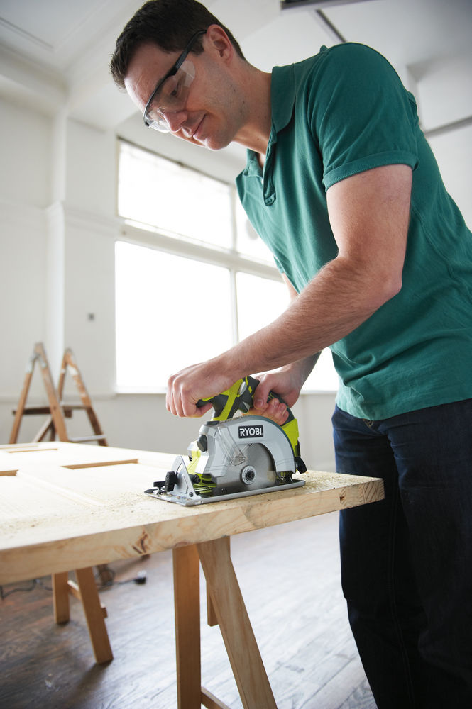 Пила циркулярная RYOBI RWSL1801M (без батареи) система ONE +