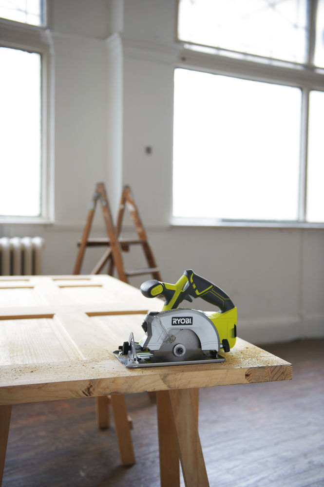 Пила циркулярная RYOBI RWSL1801M (без батареи) система ONE +