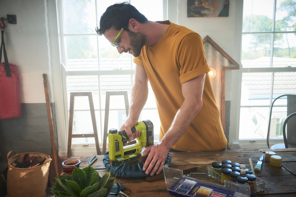 Степлер RYOBI R18ST50-0 (без батареи) система ONE +