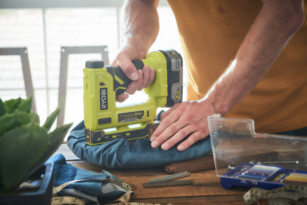 Степлер RYOBI R18ST50-0 (без батареи) система ONE +