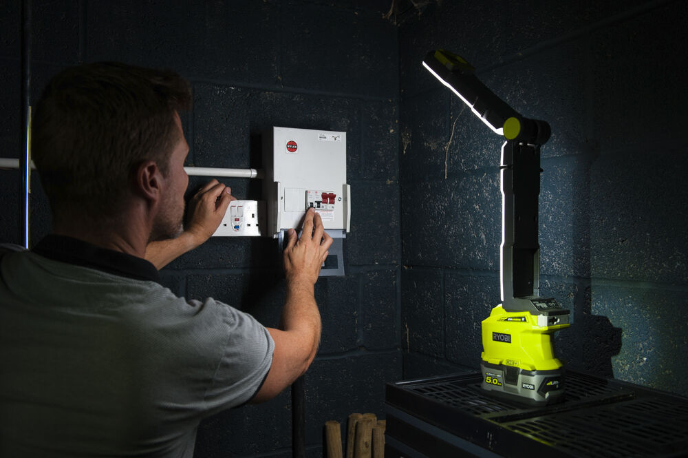 Фонарь трансформер RYOBI R18ALF-0 (без батареи) система ONE +