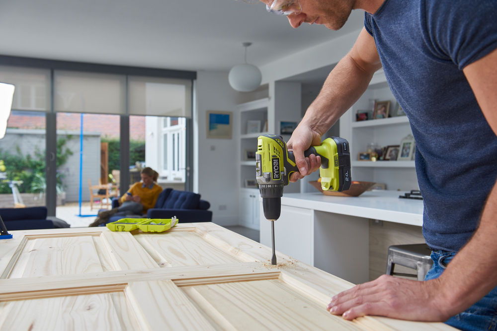 Дрель-шуруповерт RYOBI R18DD3-120S система ONE +
