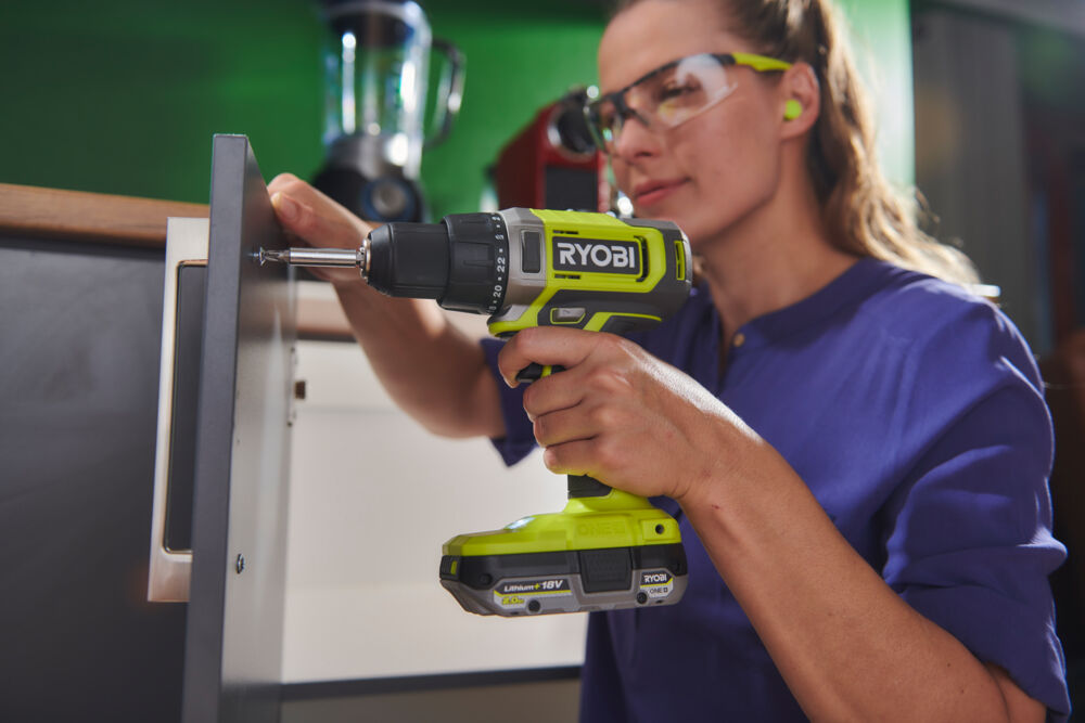 Дрель-шуруповерт RYOBI RDD18-2C52S система ONE +