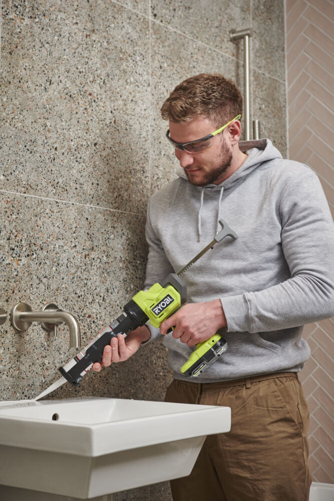 Пистолет для герметика RYOBI RCG18-0 (без батареи) система ONE +