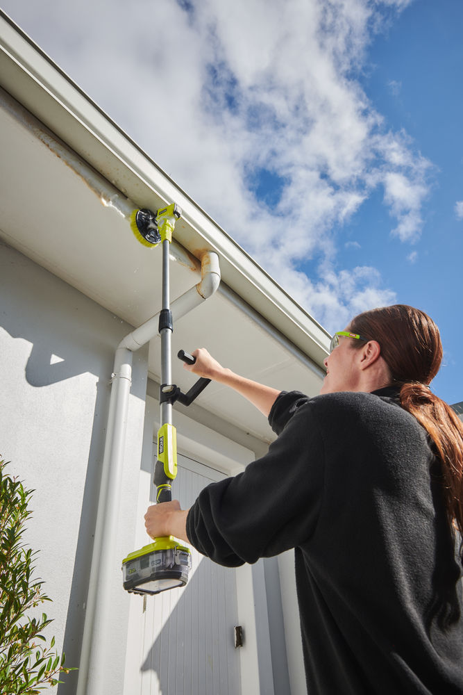 Телескопическая щетка RYOBI R18TPS-0 (без батареи) система ONE +