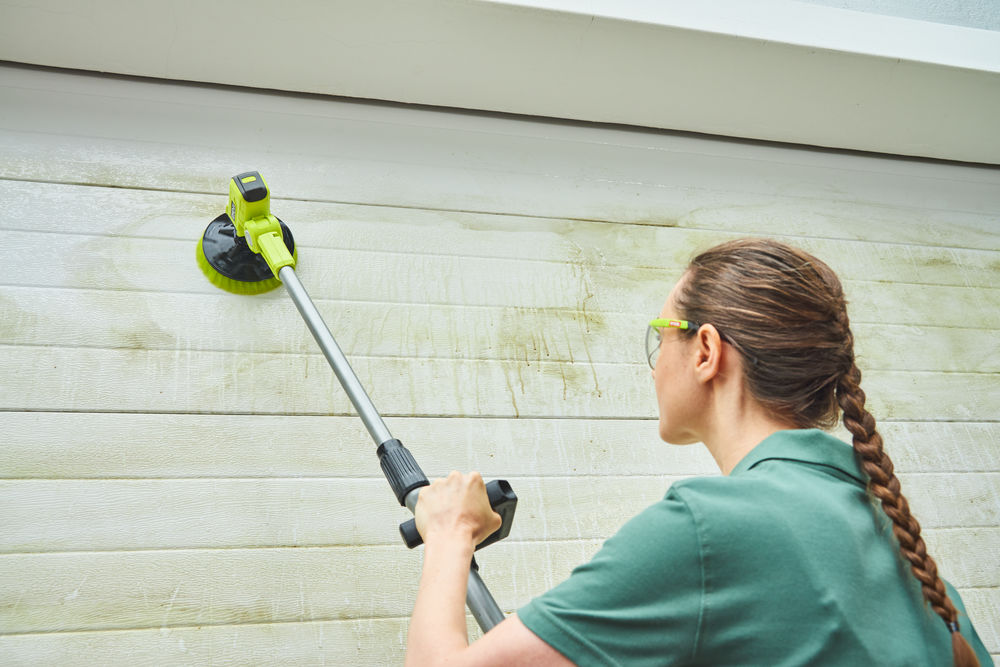 Телескопическая щетка RYOBI R18TPS-0 (без батареи) система ONE +