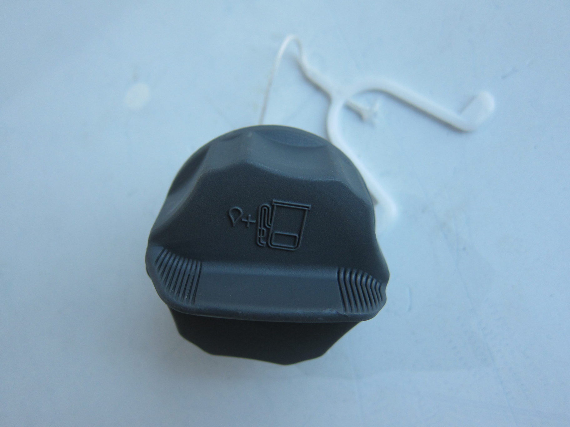 Крышка топливного бака efco (Крышка бака для бензотриммера EFCO 8250) 61070079AR