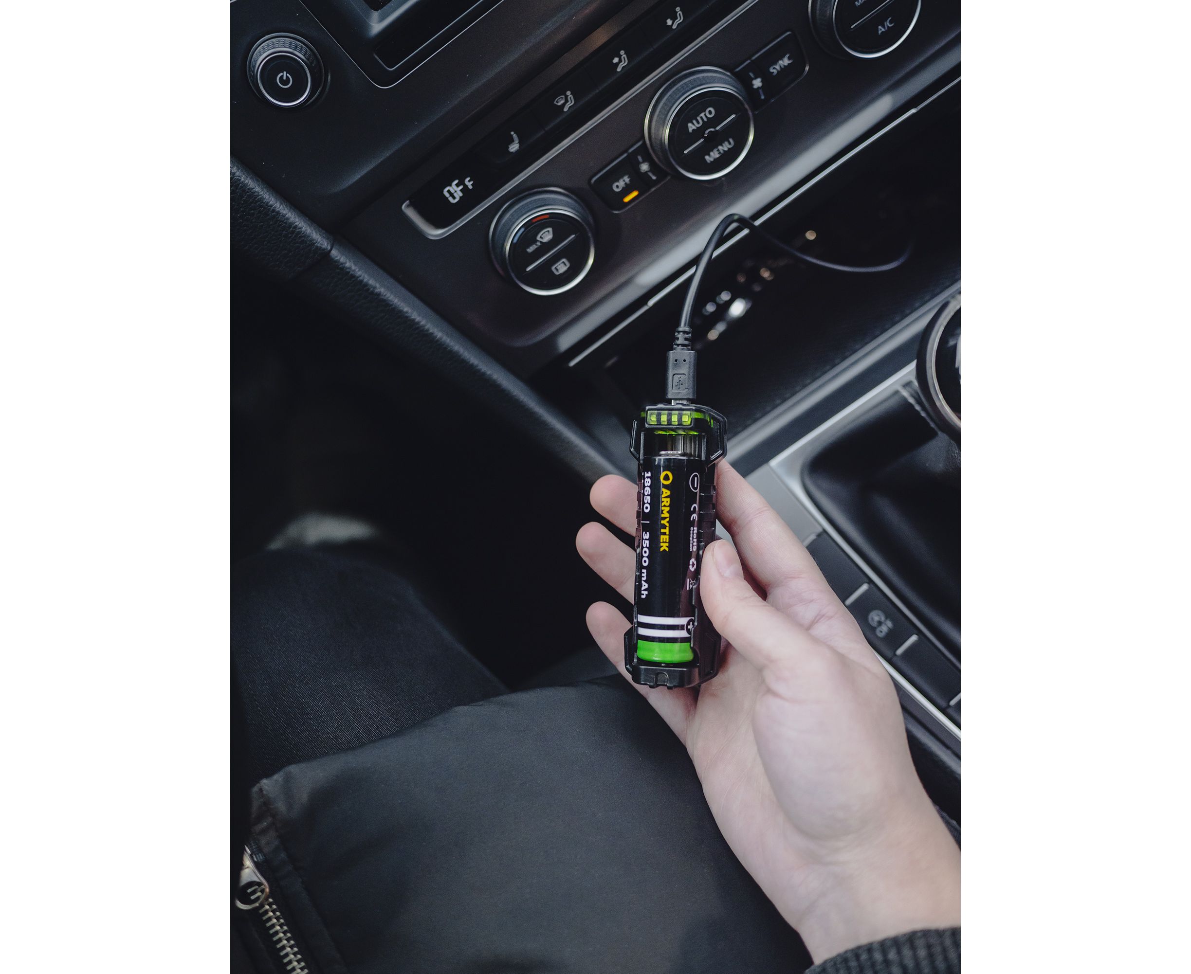 Зарядное устройство Armytek Handy C1 Pro