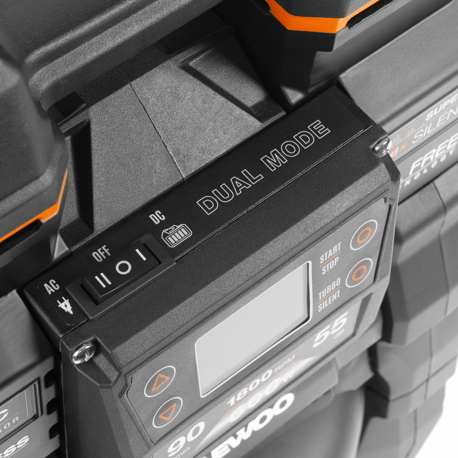 Компрессор аккумуляторный 21В / 220В DAEWOO DAC 90S Li SET