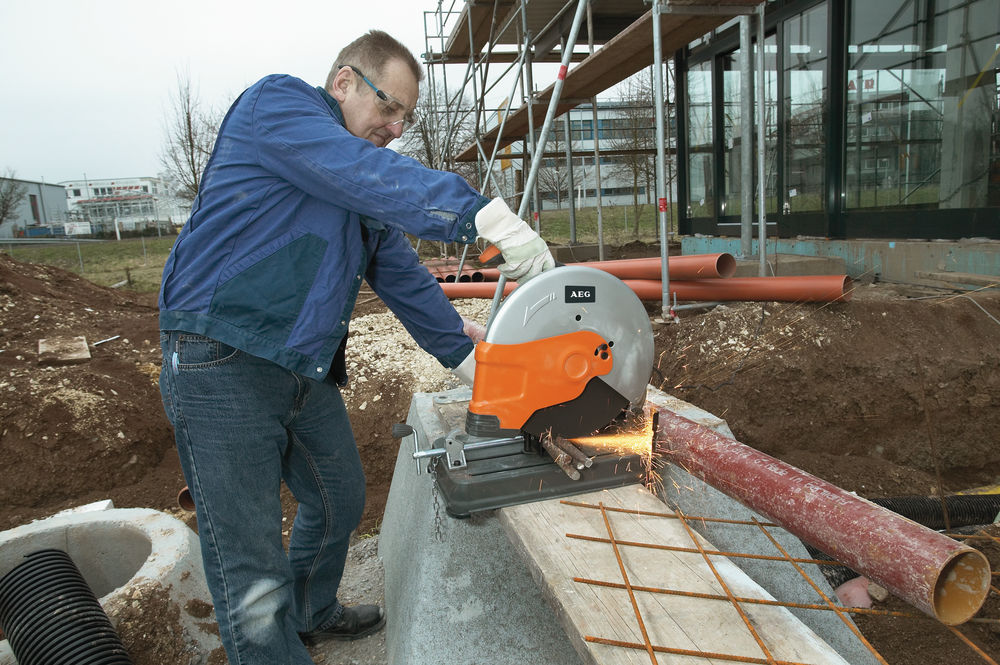 Отрезная пила по металлу AEG SMT355