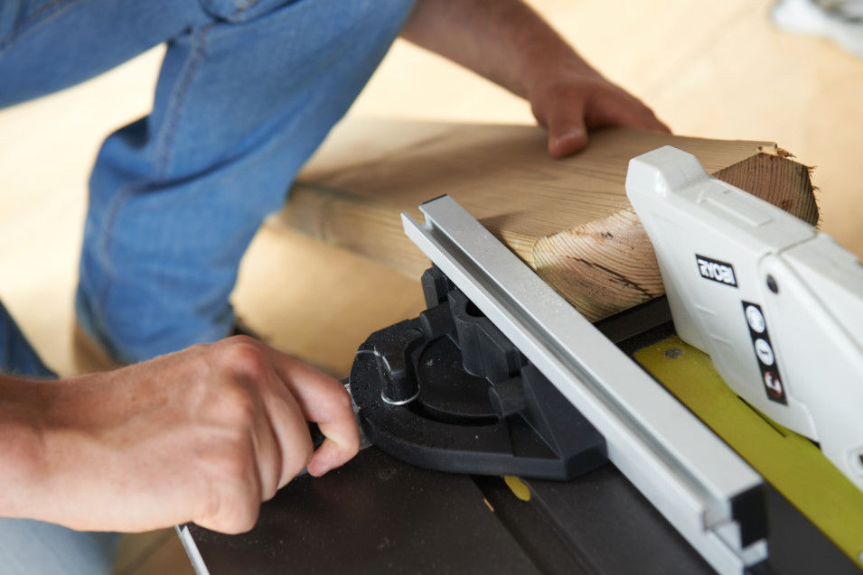 Пила торцовочная комбинированная (распиловочный станок) RYOBI RTMS1800-G
