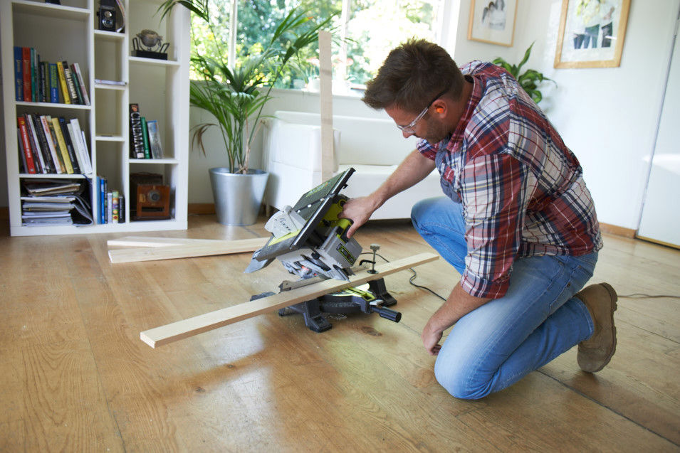 Пила торцовочная комбинированная (распиловочный станок) RYOBI RTMS1800-G