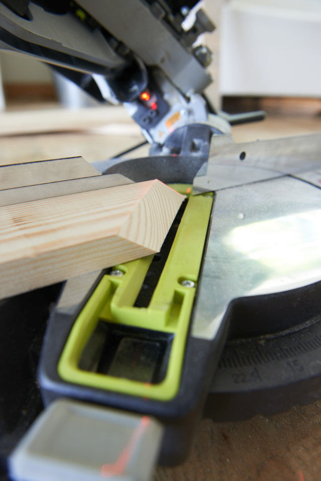 Пила торцовочная комбинированная (распиловочный станок) RYOBI RTMS1800-G
