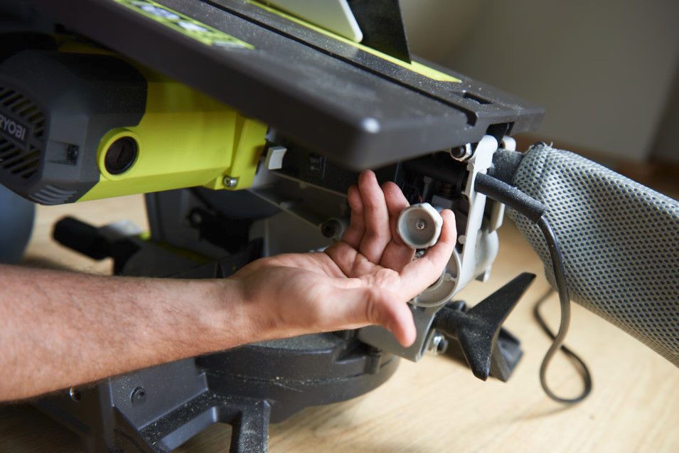 Пила торцовочная комбинированная (распиловочный станок) RYOBI RTMS1800-G