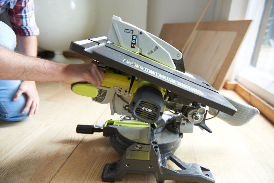 Пила торцовочная комбинированная (распиловочный станок) RYOBI RTMS1800-G