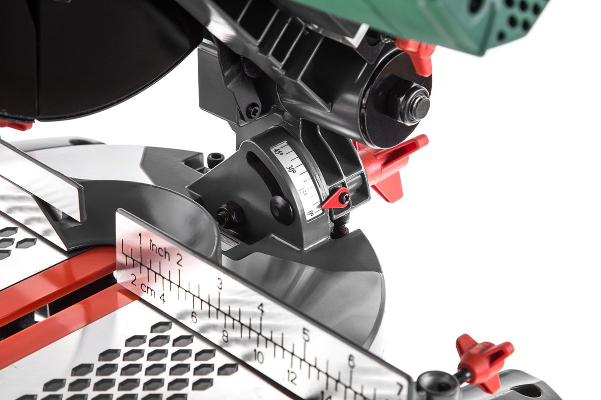 Пила торцовочная комбинированная ( + распиловочный стол) Hammer Flex STL1200/210C