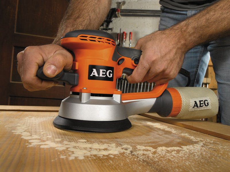 Эксцентриковая шлифмашина AEG EX 150 ES