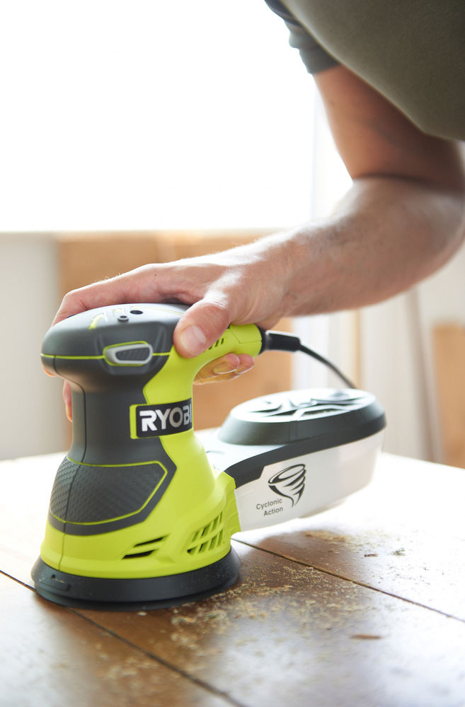 Эксцентриковая шлифмашина RYOBI ROS300A