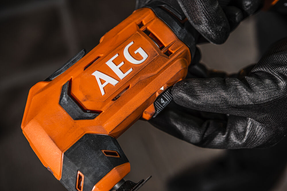Многофункциональный инструмент аккумуляторный AEG BMT18-0 (без батареи)