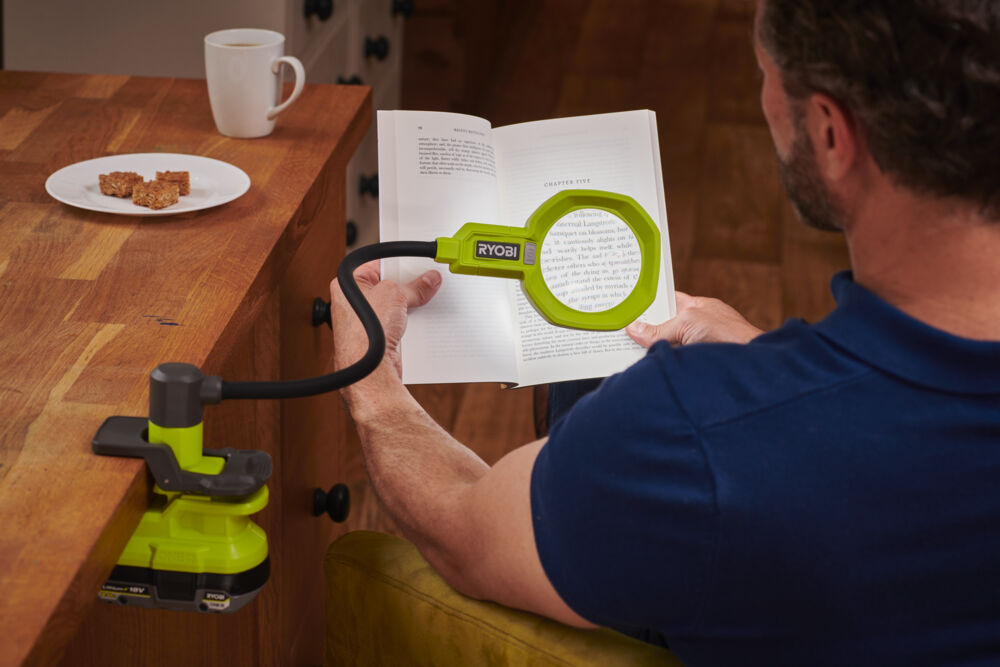 Фонарь с увеличительной линзой RYOBI RML18-0 (без батареи) система ONE +