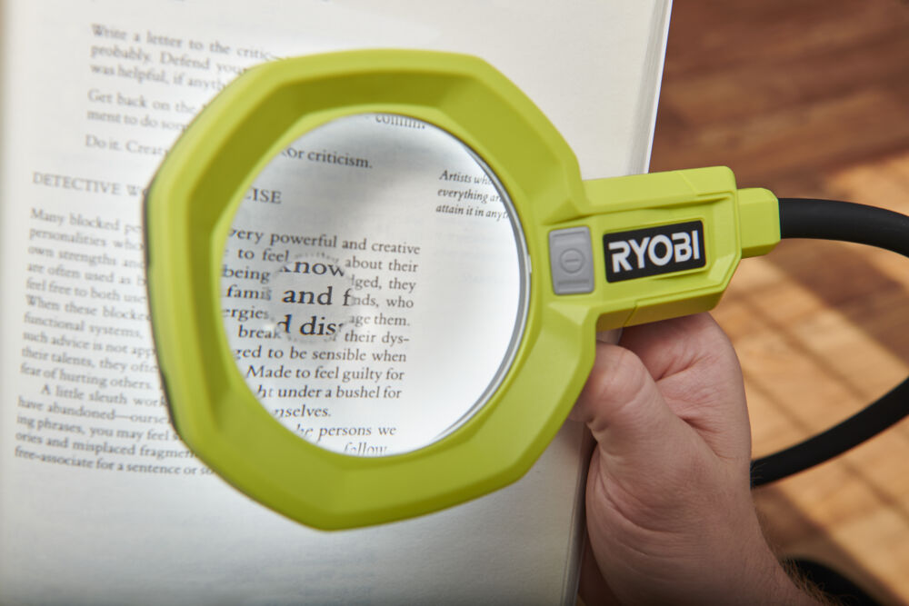 Фонарь с увеличительной линзой RYOBI RML18-0 (без батареи) система ONE +