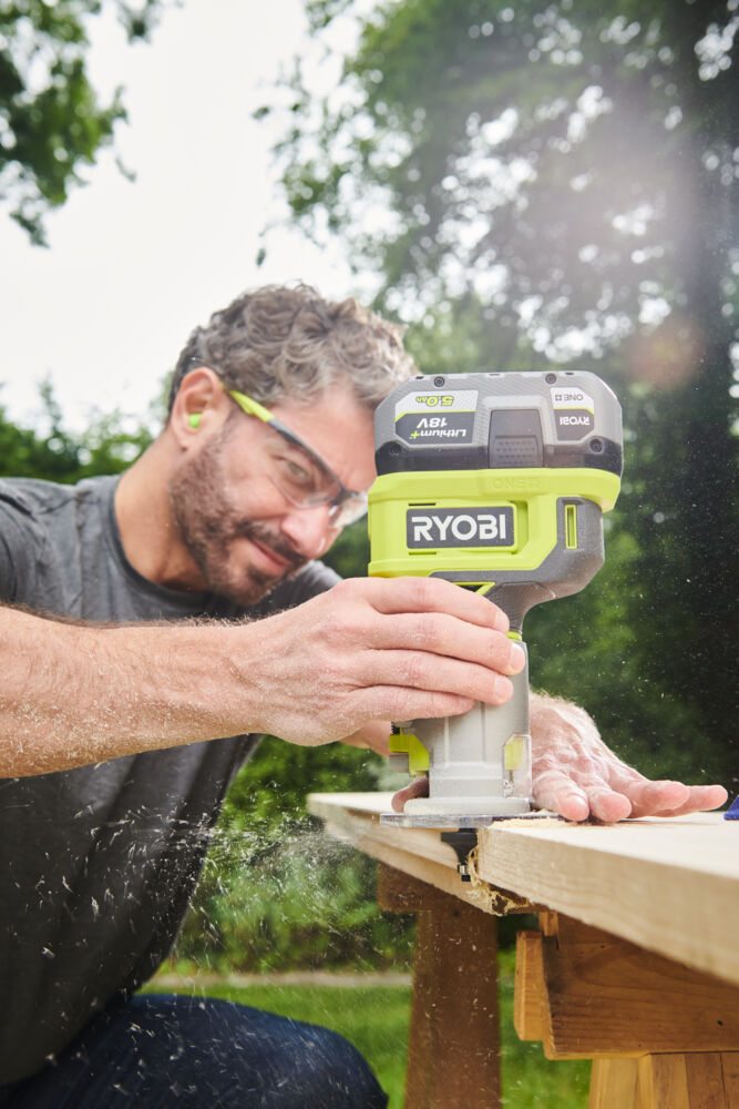 Фрезер кромочный RYOBI RTR18-0 (без батареи) система ONE +