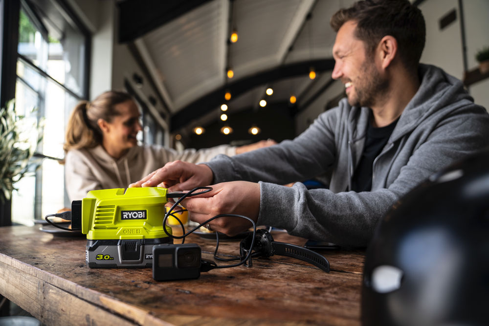 Инверторный преобразователь RYOBI RY18BI150A-0 (без батареи) система ONE +