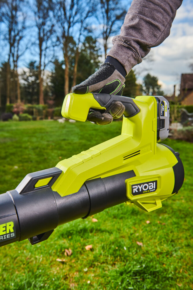 Воздуходувка RYOBI RY18BLXC-0 (без батареи) система ONE +